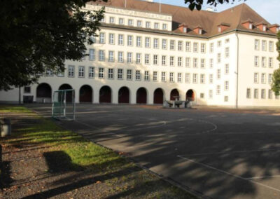 Schulhaus Liguster Zürich